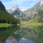 Seealpsee mit Sicht auf unser Alpengebiet